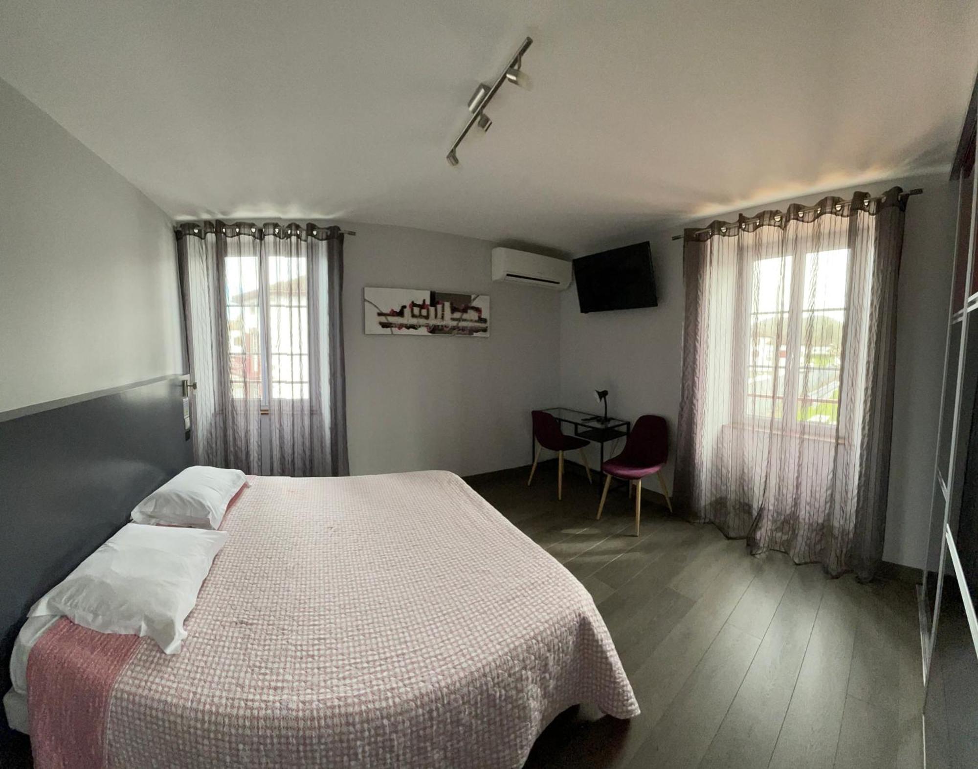 Hotel Mendy Saint-Jean-le-Vieux  المظهر الخارجي الصورة