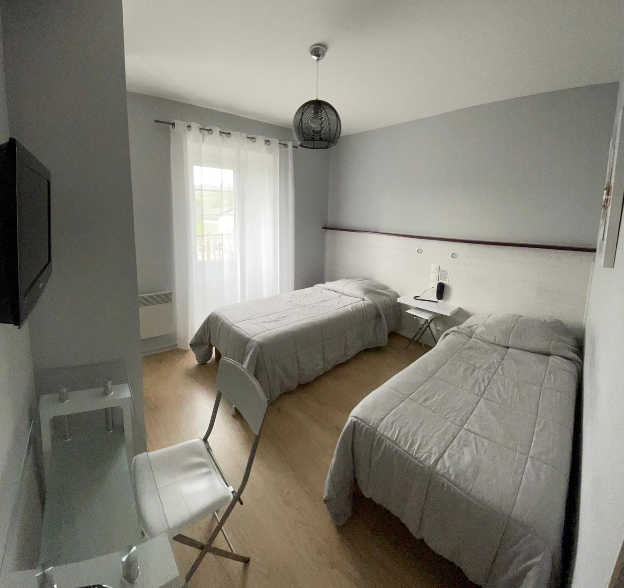 Hotel Mendy Saint-Jean-le-Vieux  المظهر الخارجي الصورة
